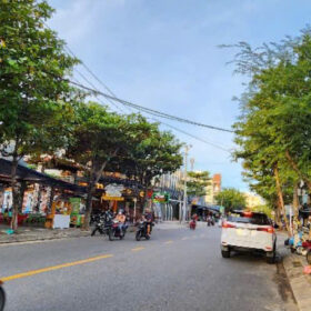 ban dat ngo thi nham da nang 3