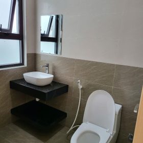 BÁN TÒA CĂN HỘ 5 TẦNG, LÔ GÓC KINH DƯƠNG VƯƠNG, LIÊN CHIỂU, ĐÀ NẴNG – DIỆN TÍCH 140M² NGANG 22M, ĐƯỜNG 15M, LỀ 6M gen h z7048777843850 a26ee8a979cddaa32e3dd5a8d8f2405b