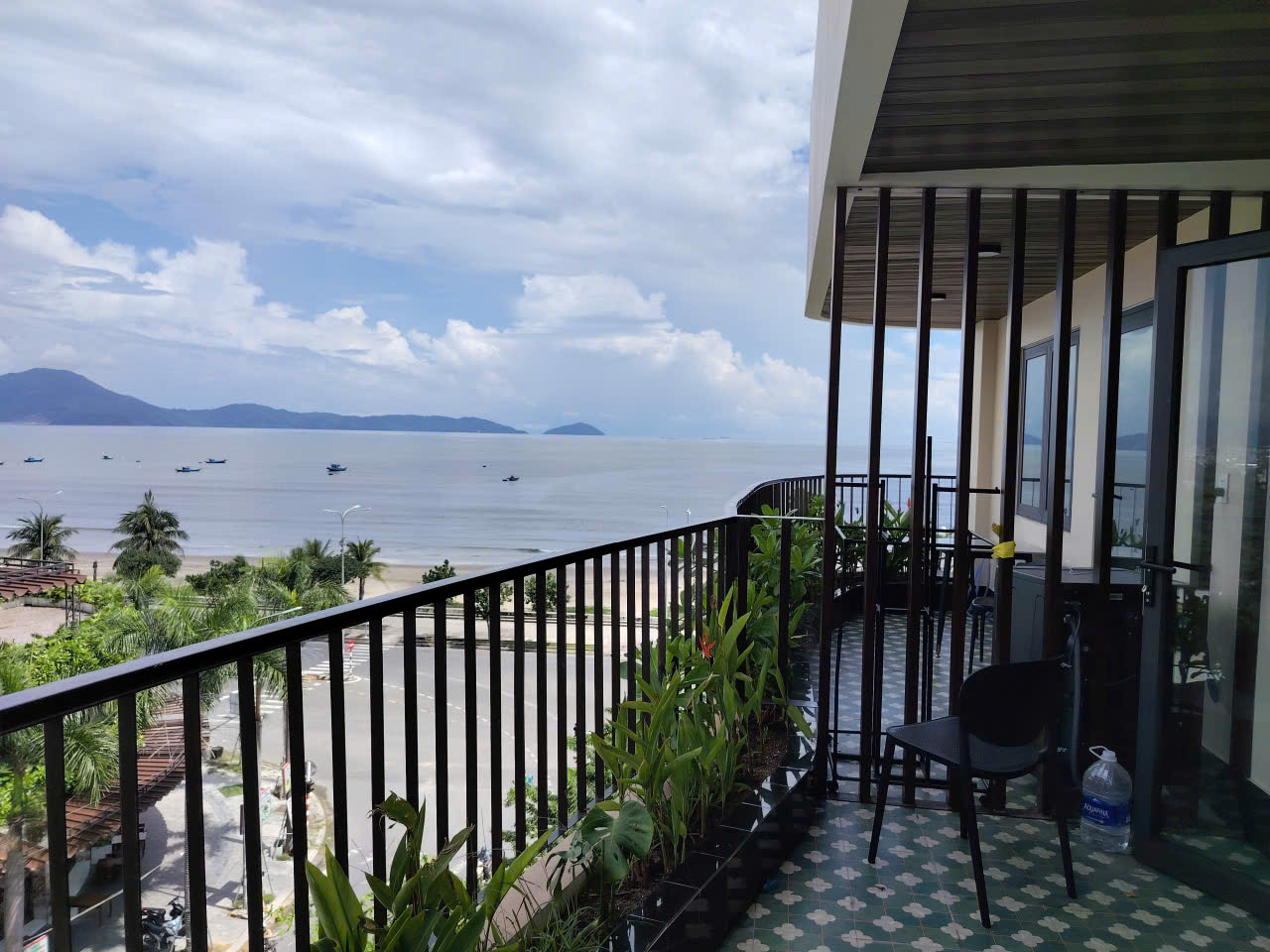 ban-can-ho-6-tang-mat-tien-ly-thai-tong-view-bien-lien-chieu-da-nang-175m2-mat-tien-10m-duong-10-5m-250-trieu-thang-5 ban can ho 6 tang mat tien ly thai tong view bien lien chieu da nang 175m2 mat tien 10m duong 10 5m 250 trieu thang 5