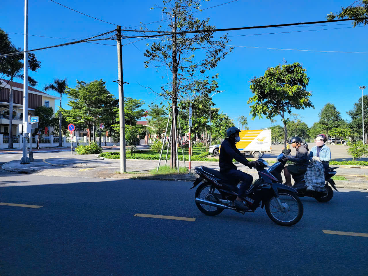 ban-nha-mat-tien-phu-thanh-7-lien-chieu-da-nang-100m2-5x20-duong-10-5m-le-5m-doi-dien-cong-vien-5 ban nha mat tien phu thanh 7 lien chieu da nang 100m2 5x20 duong 10 5m le 5m doi dien cong vien 5